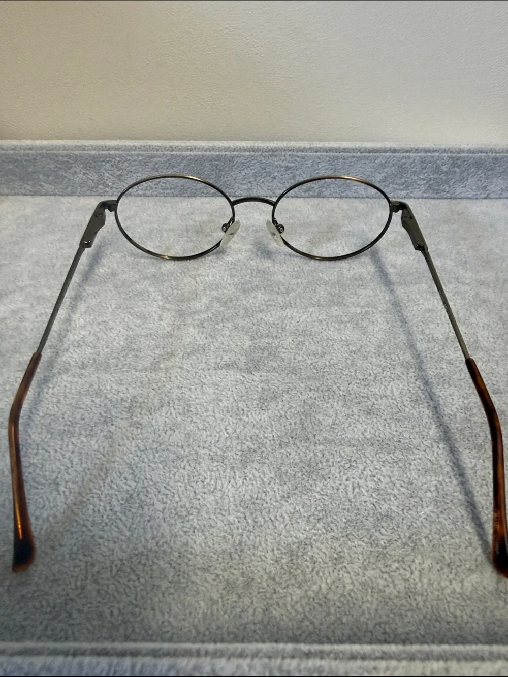 Vintage Coast 443 Round Metal Eyeglasses in Antique Gold Tone Eyesize 50